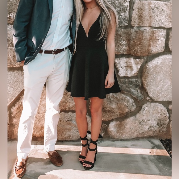 Lulu’s Black Deep V-Neck Fit and Flare Mini Party Dress Size XS - Picture 5 of 16